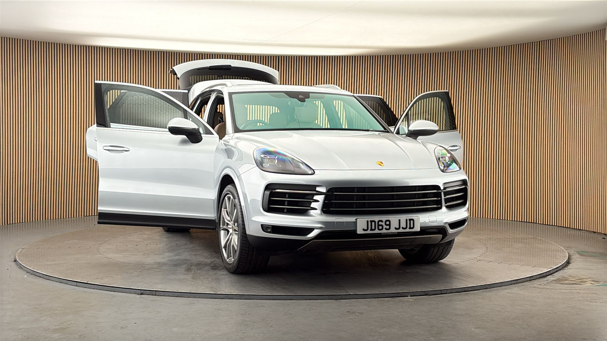More views of Porsche Cayenne