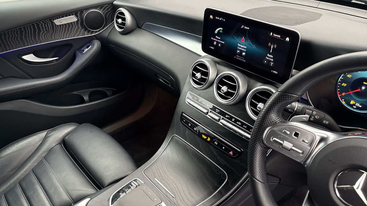 Mercedes-Benz GLC Image 18