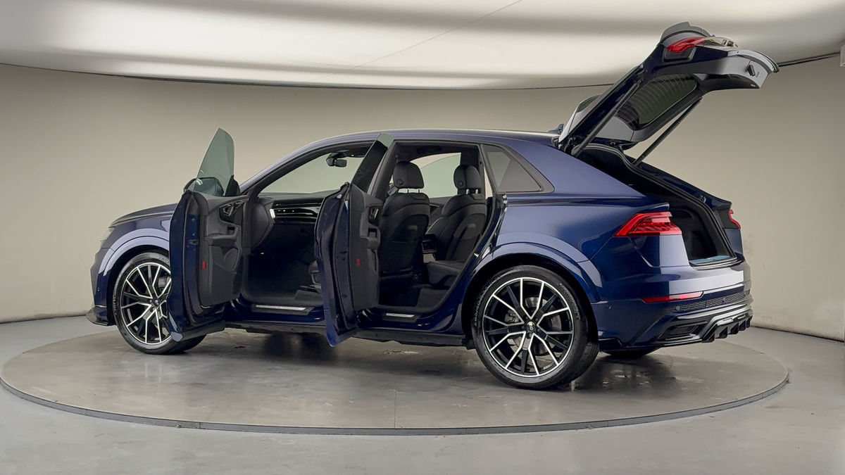 More views of Audi Q8