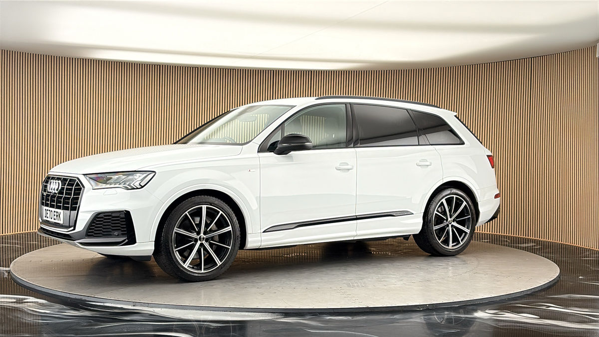 More views of Audi Q7
