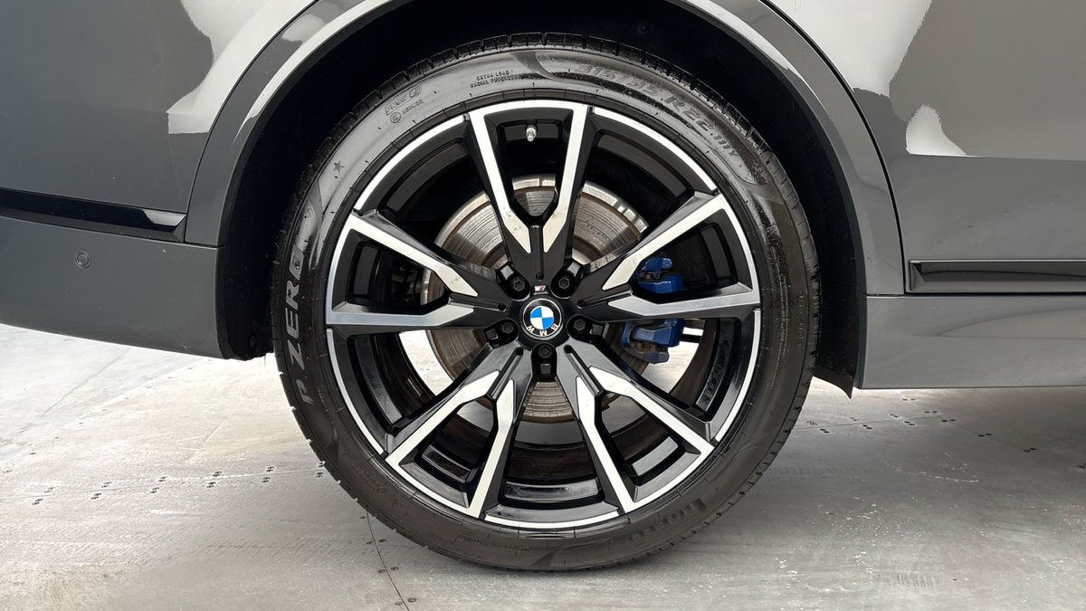 BMW X7 Image 10