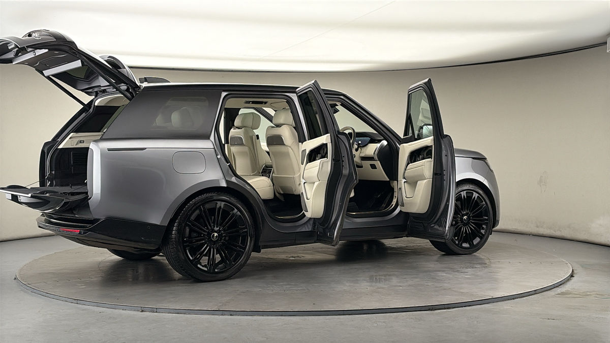 More views of Land Rover Range Rover