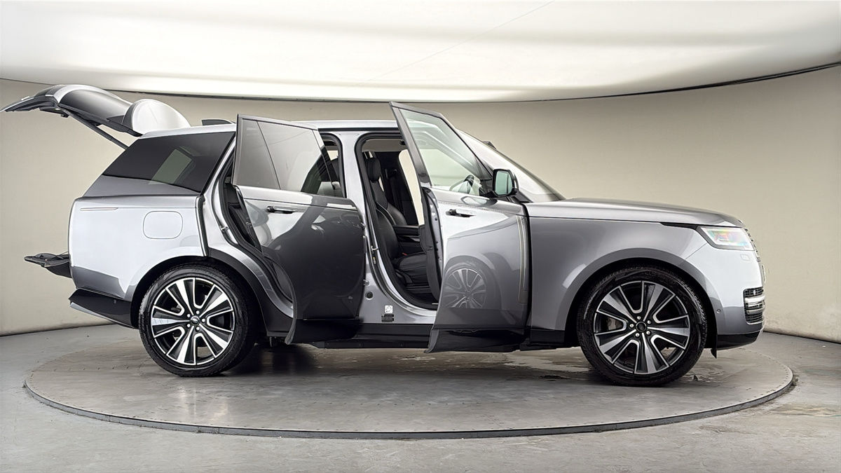 More views of Land Rover Range Rover