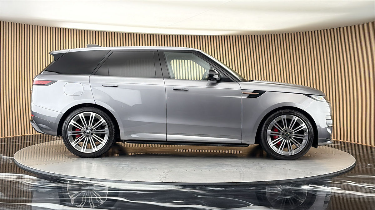 Land Rover Range Rover Sport Image 16