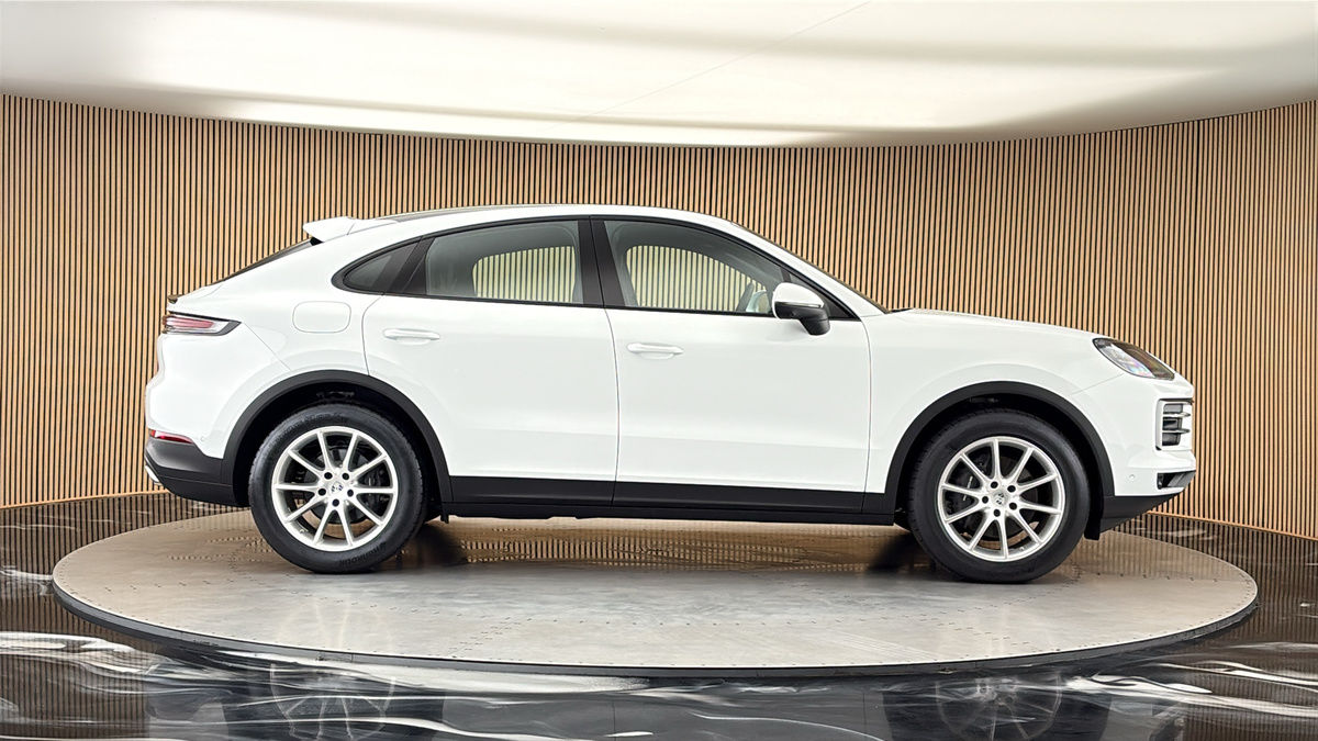 Porsche Cayenne Image 16
