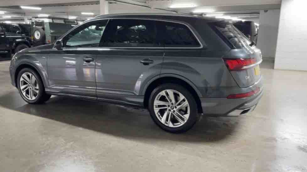 More views of Audi Q7