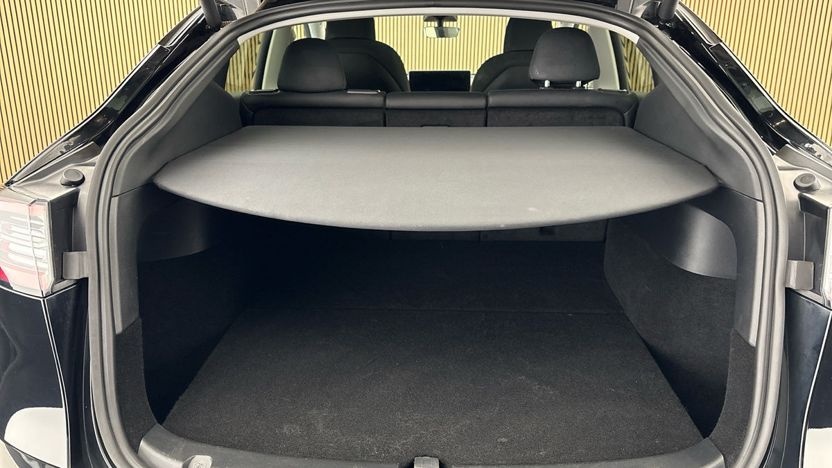 Tesla Model Y Image 11
