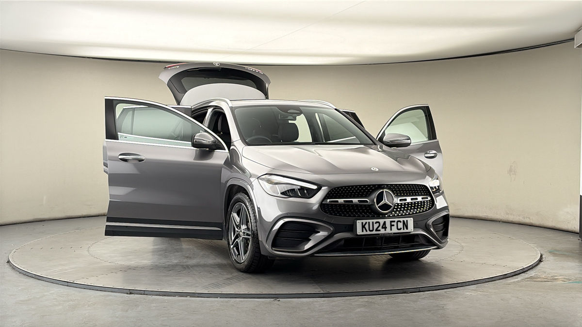 More views of Mercedes-Benz GLA