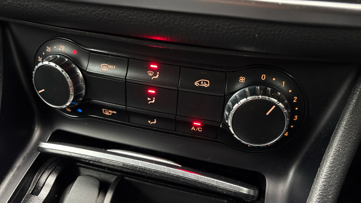 Mercedes-Benz GLA Image 9