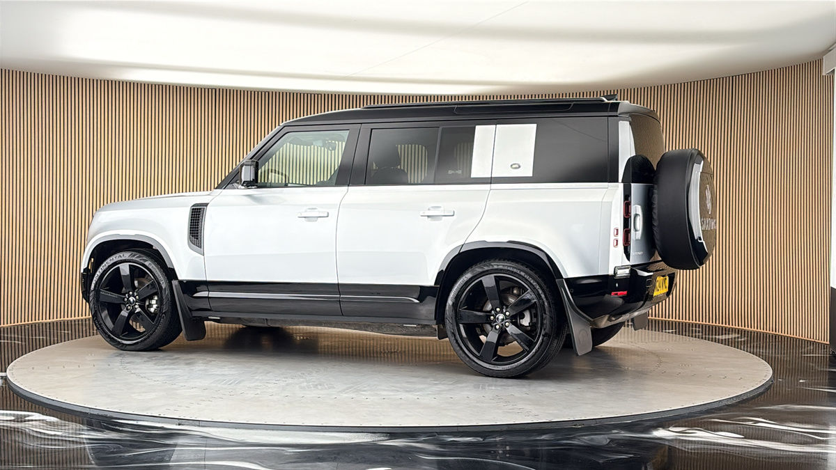 More views of Land Rover Defender 110