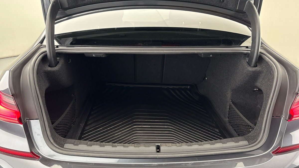 BMW 3 Series Image 11