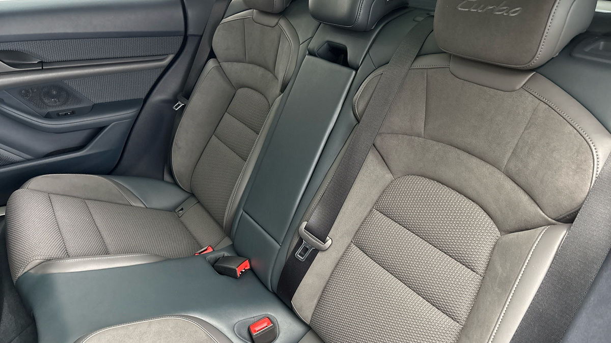 Porsche Taycan Image 8