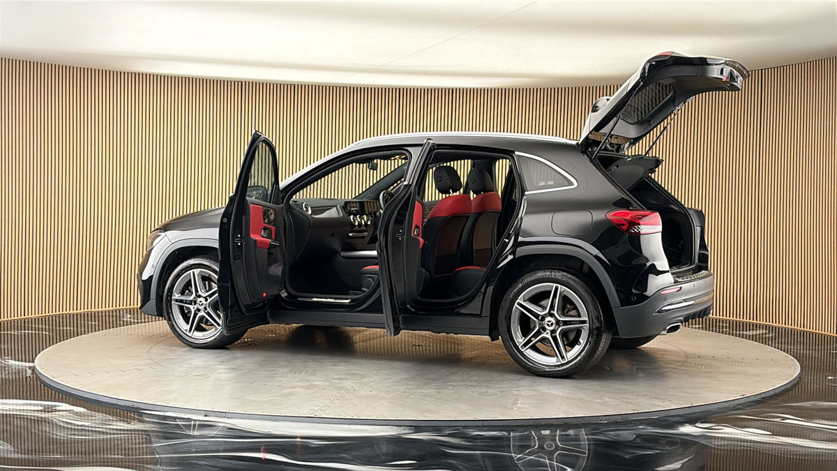 More views of Mercedes-Benz GLA