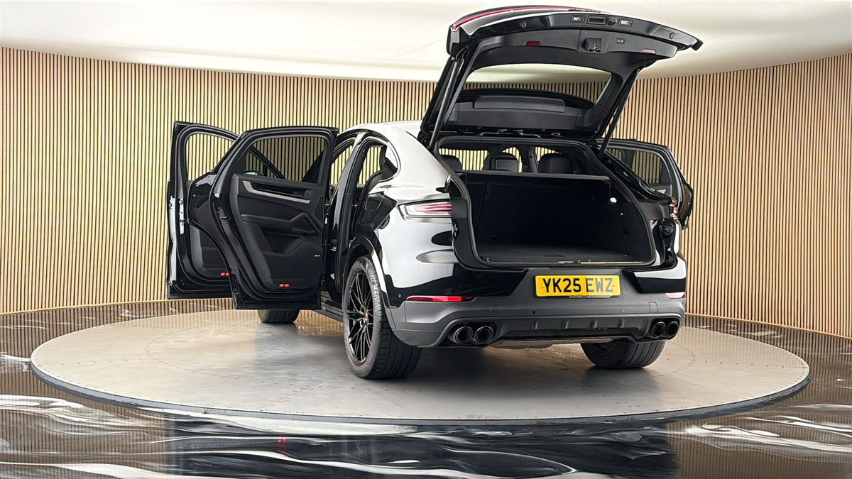 More views of Porsche Cayenne
