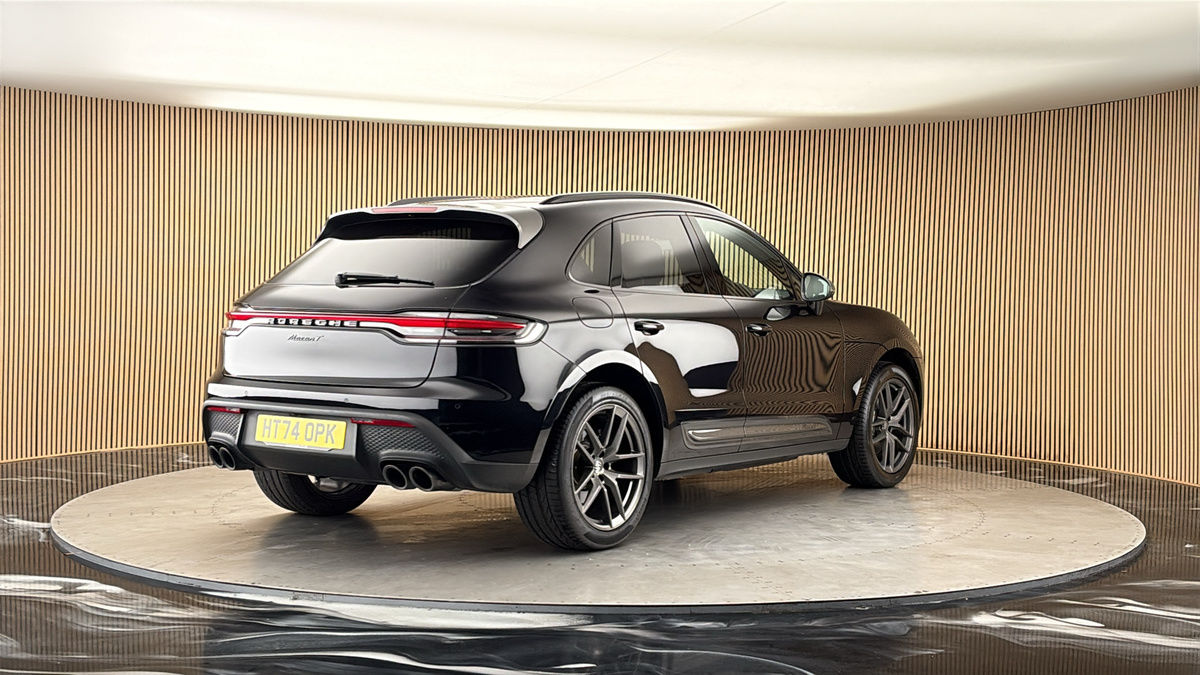 More views of Porsche Macan
