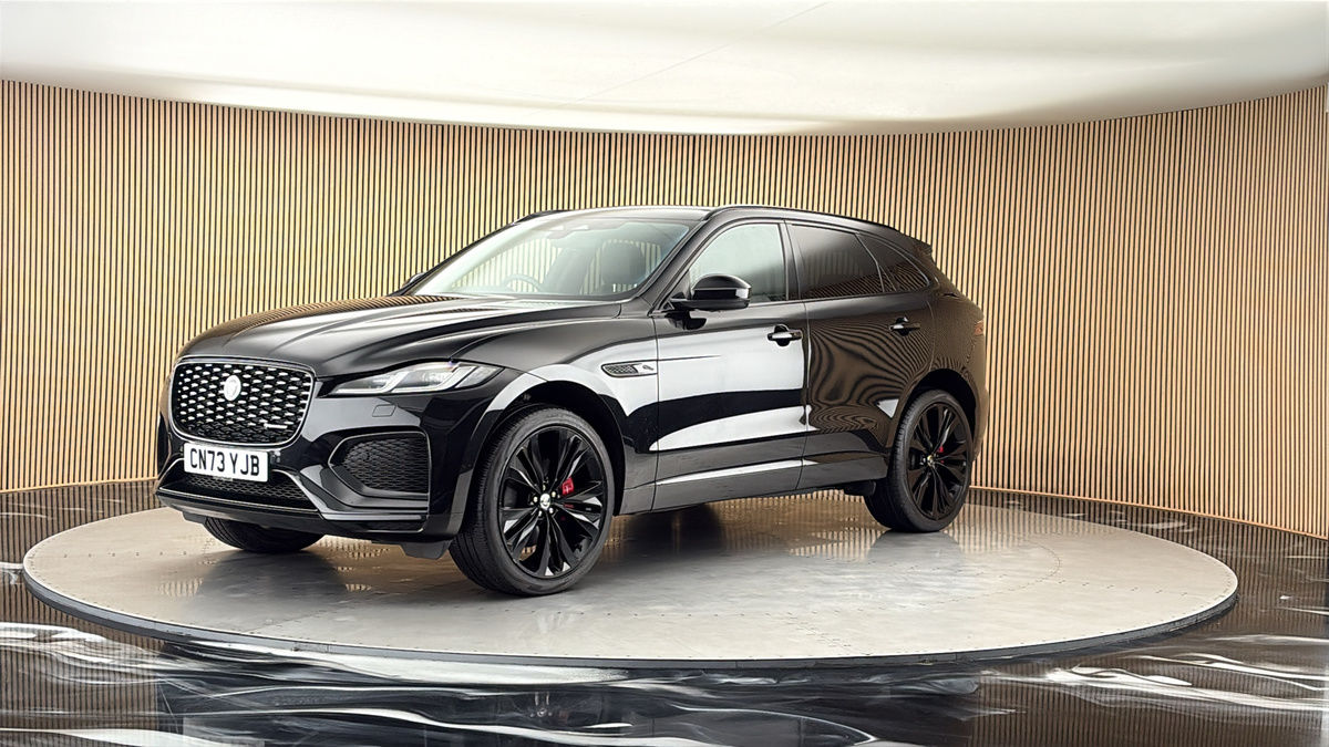 Jaguar F-PACE Image 20