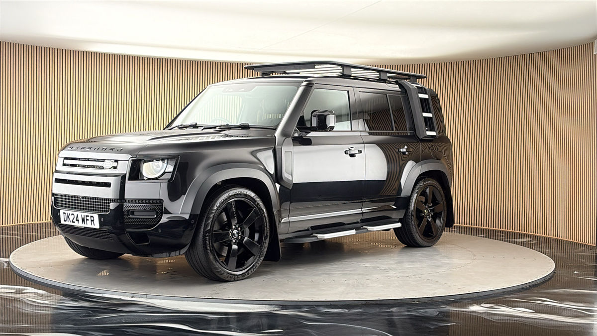 Land Rover Defender 110 Image 20