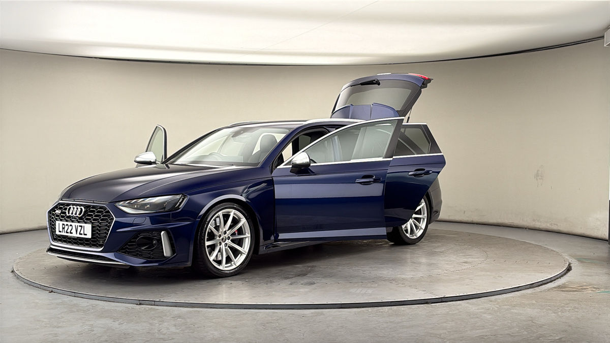 Audi RS4 Avant Image 22