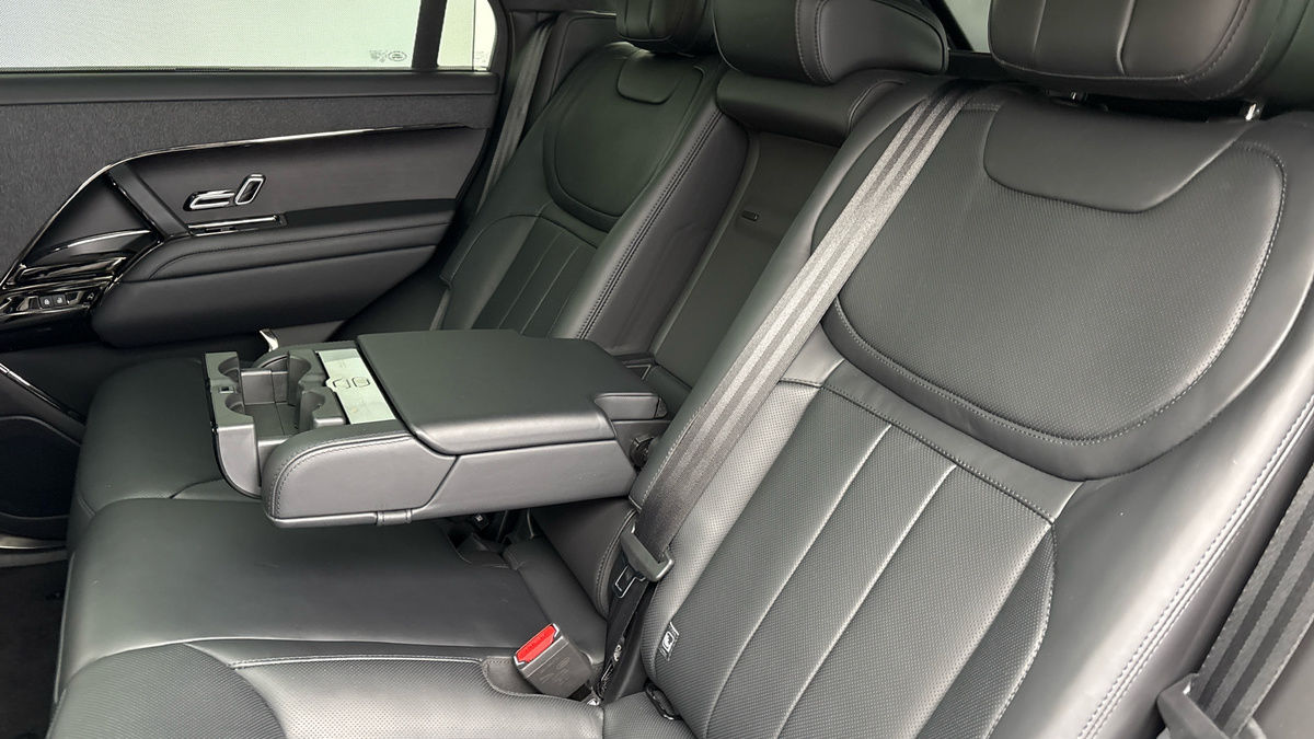 Land Rover Range Rover Sport Image 9