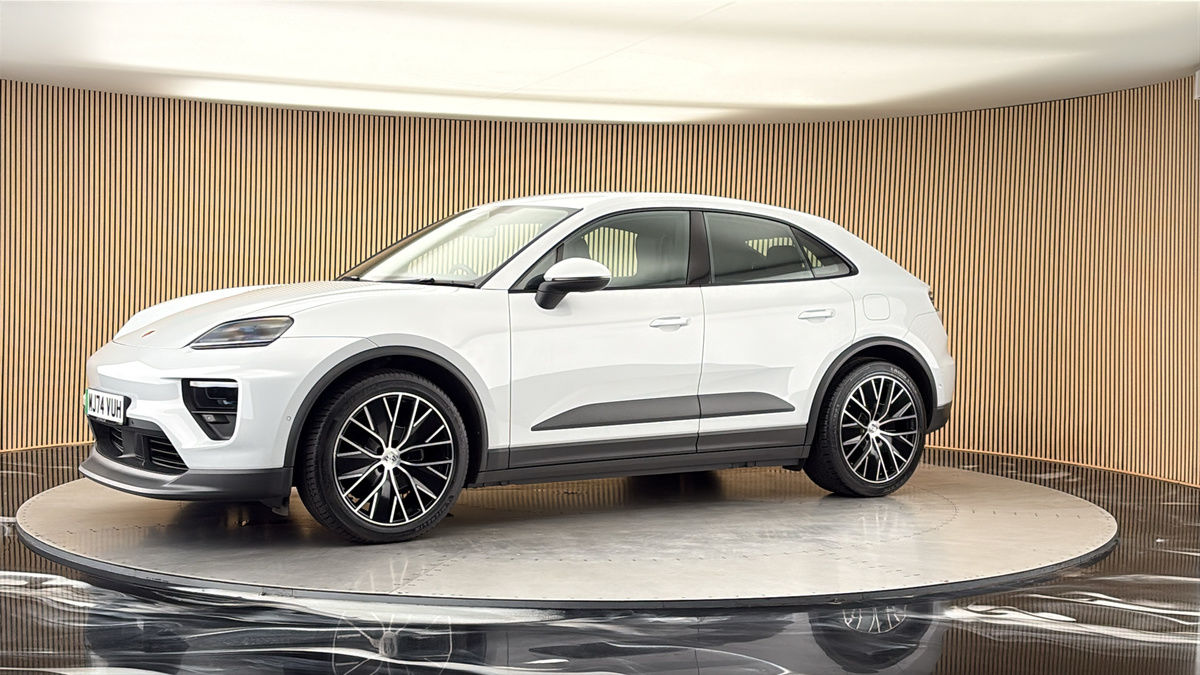 More views of Porsche Macan