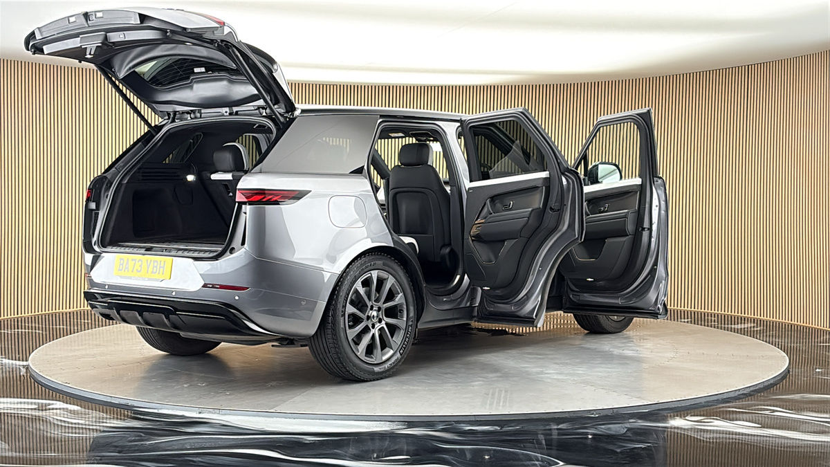 More views of Land Rover Range Rover Sport