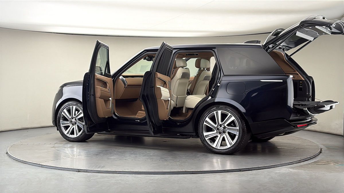 More views of Land Rover Range Rover