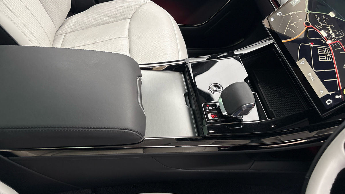 Land Rover Range Rover Sport Image 18