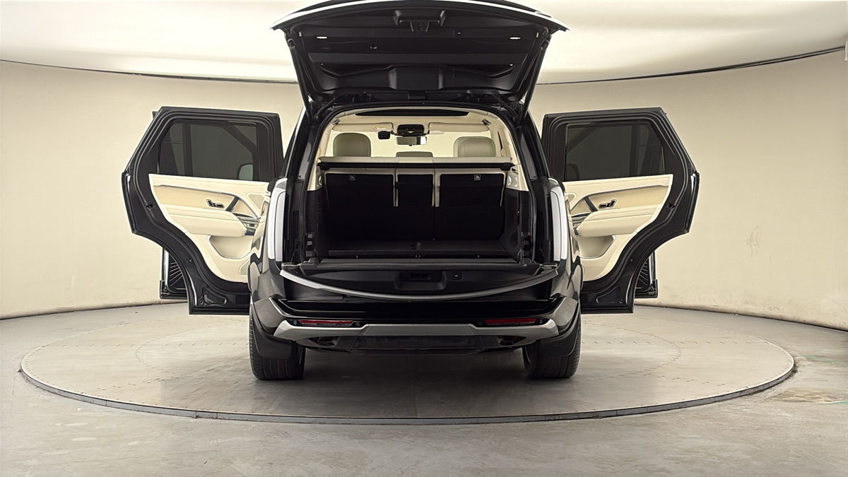 More views of Land Rover Range Rover
