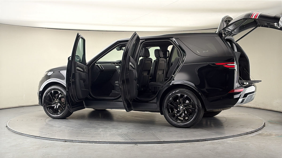 More views of Land Rover Discovery