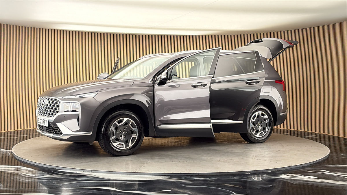 More views of Hyundai Santa Fe
