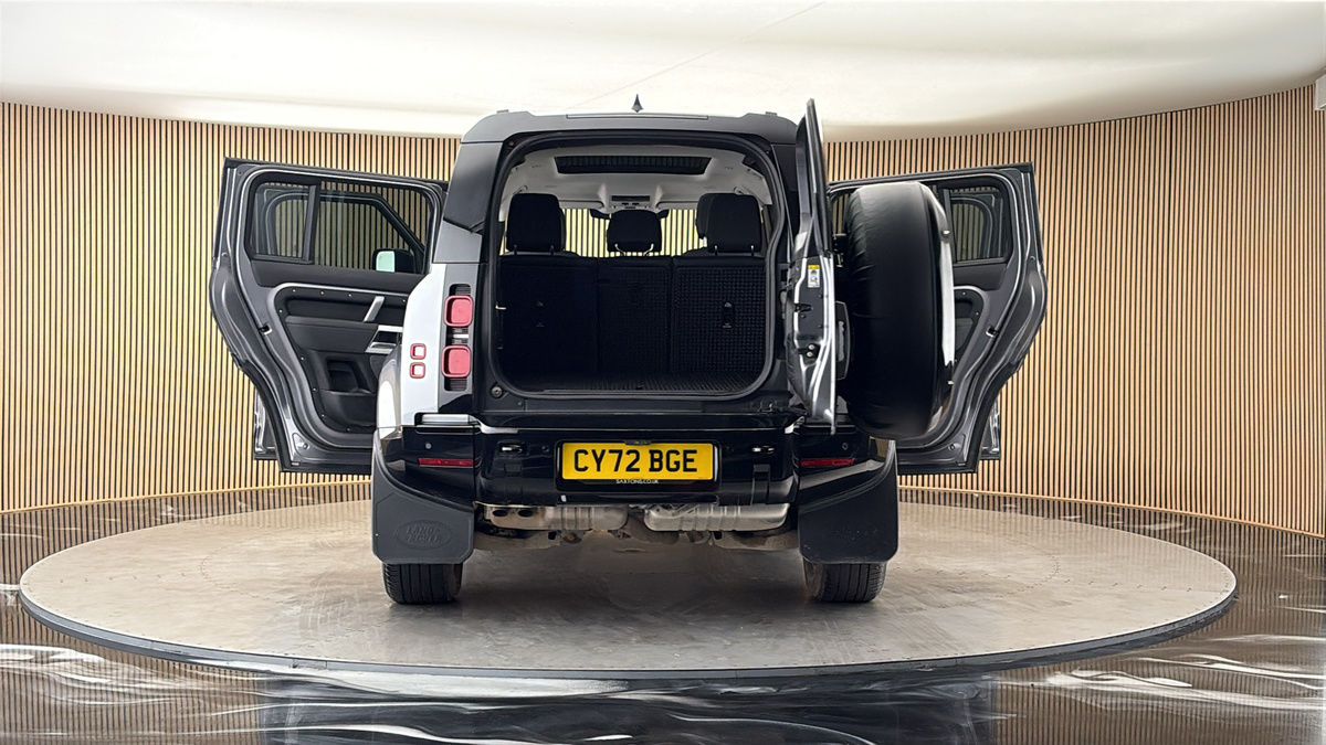 More views of Land Rover Defender 110