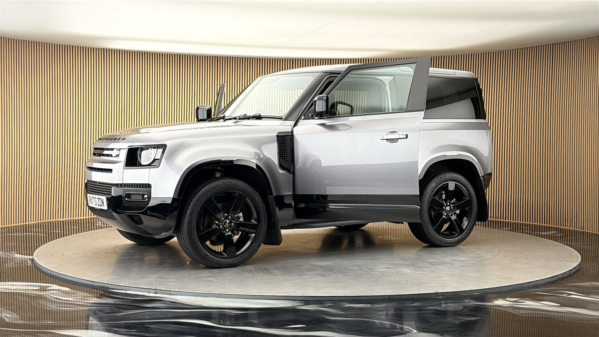 More views of Land Rover Defender 90