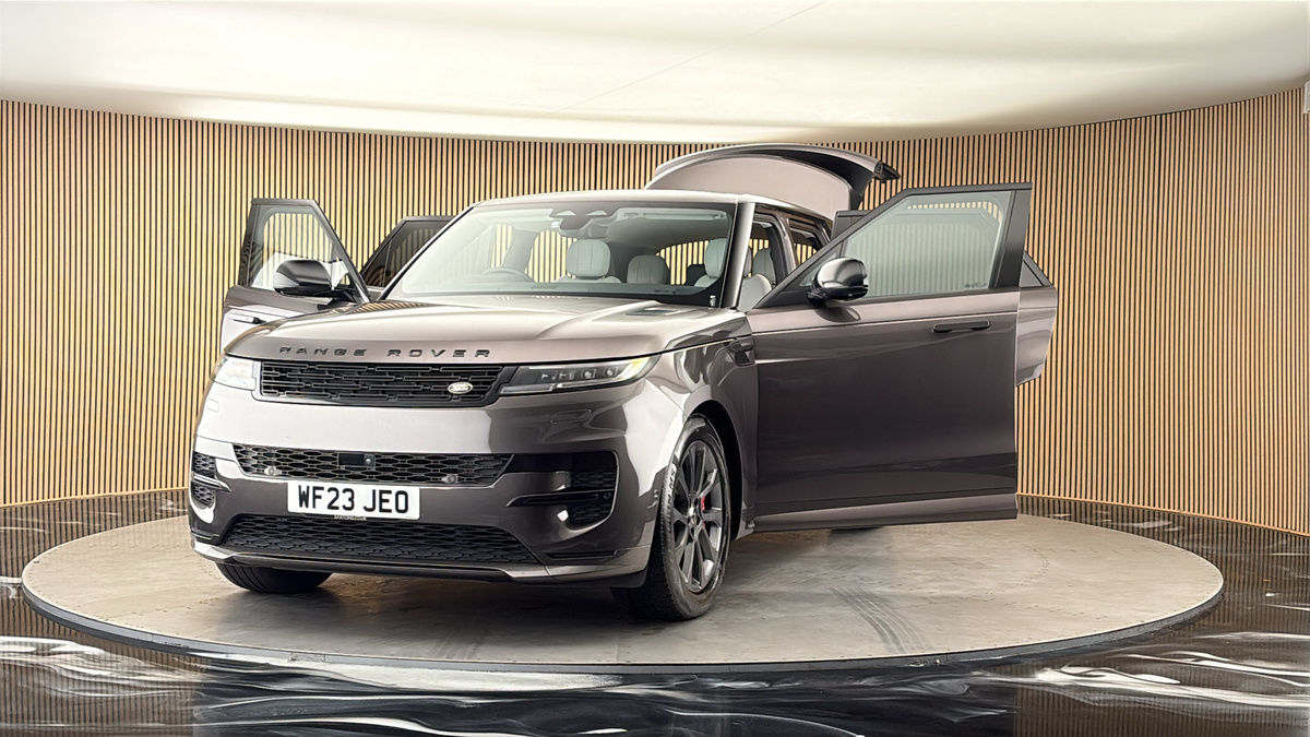 More views of Land Rover Range Rover Sport