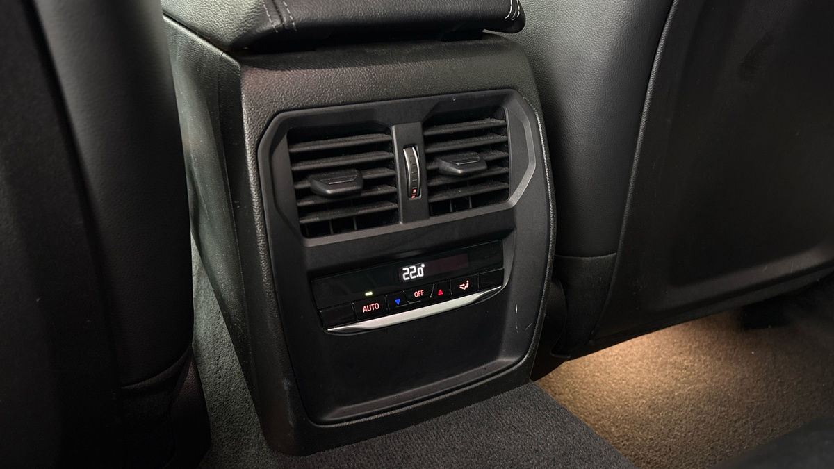 BMW 3 Series Image 33