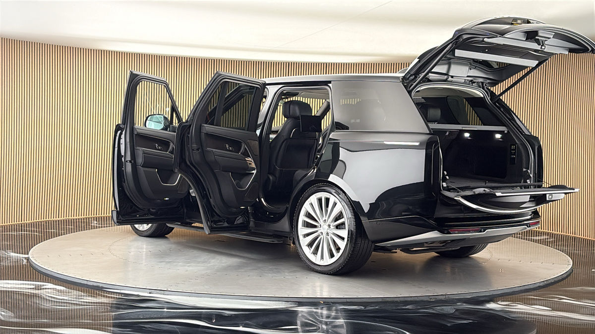 More views of Land Rover Range Rover