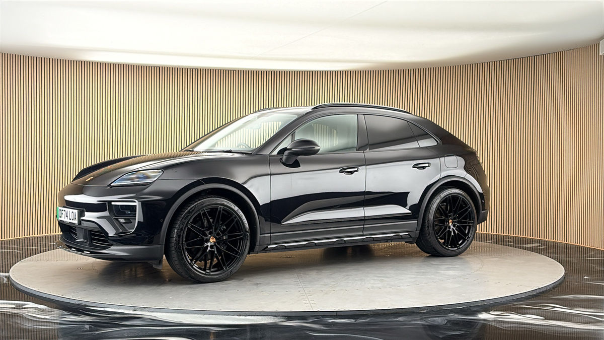 More views of Porsche Macan