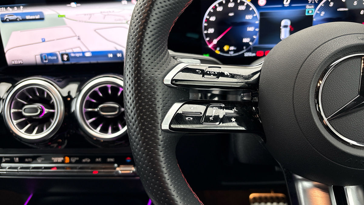 Mercedes-Benz GLA Image 13