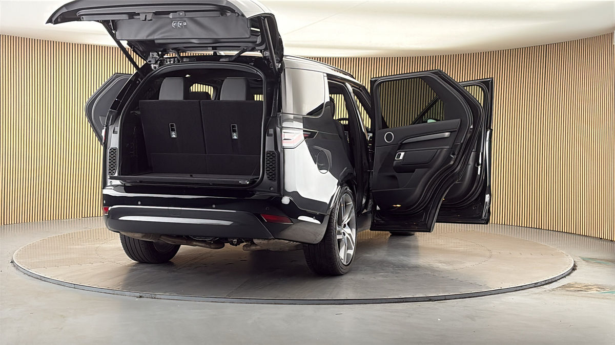 More views of Land Rover Discovery
