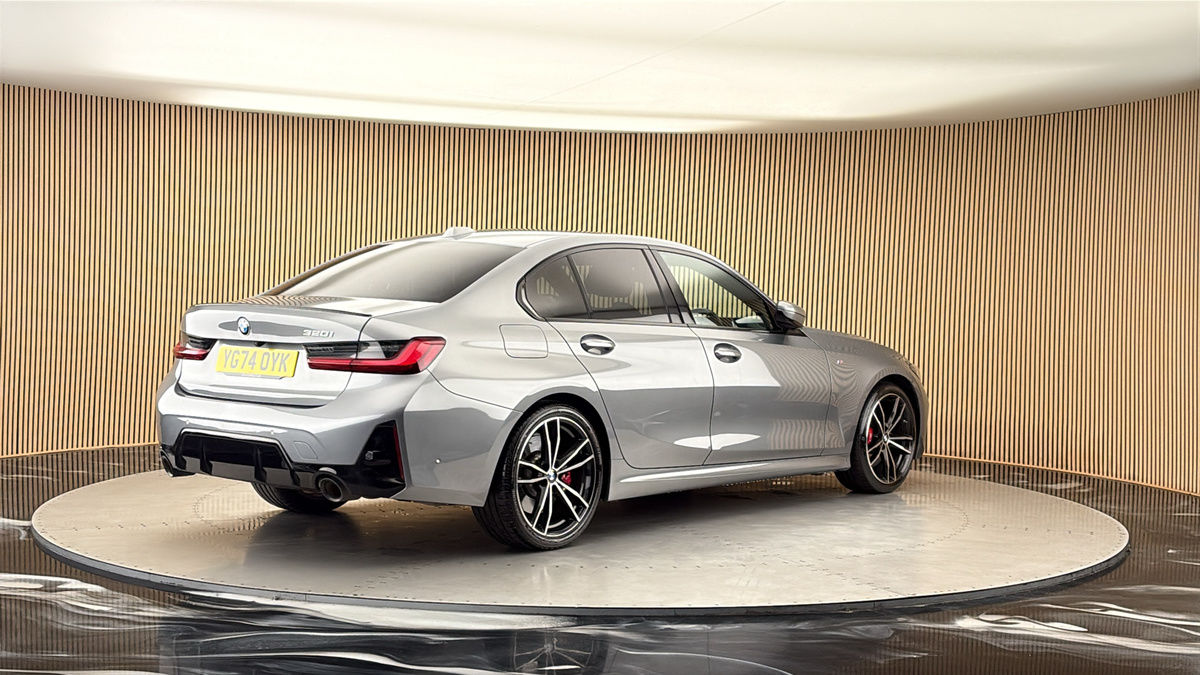 BMW 3 Series Image 21