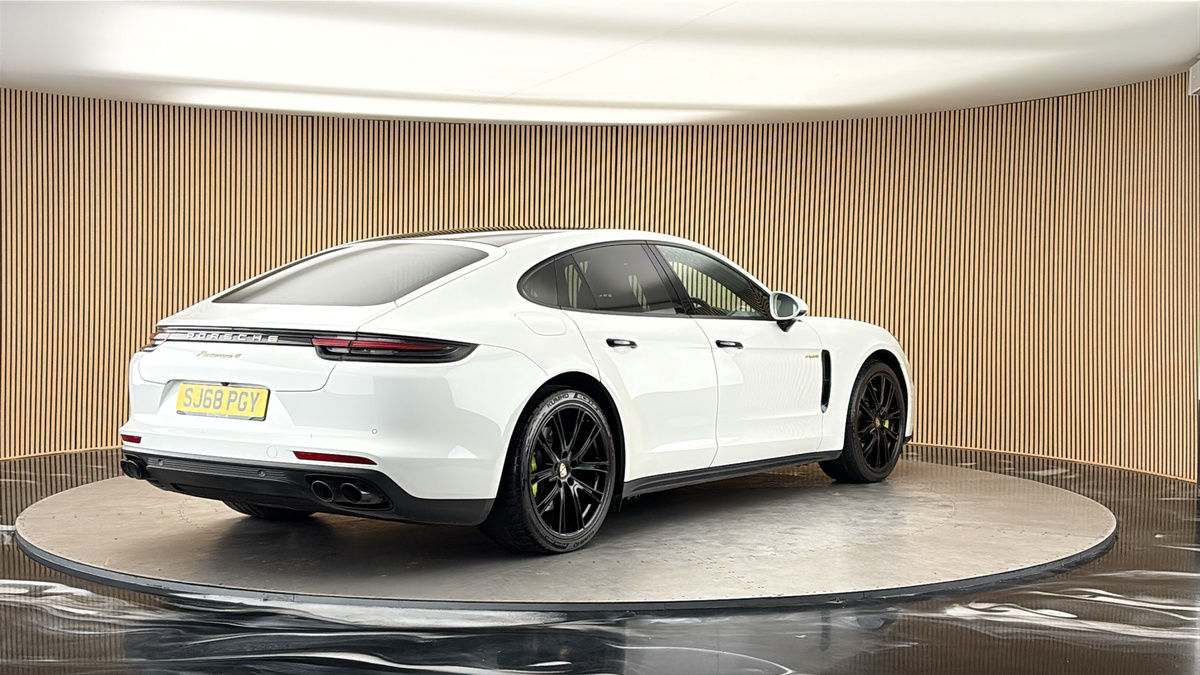 More views of Porsche Panamera