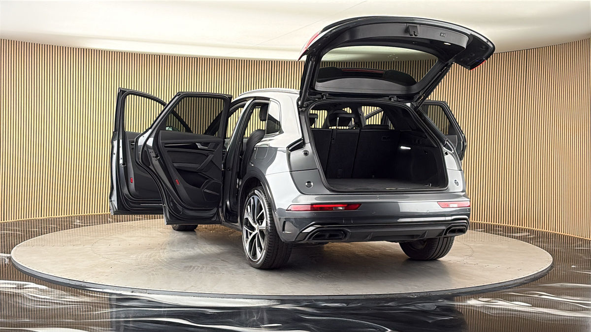 More views of Audi Q5