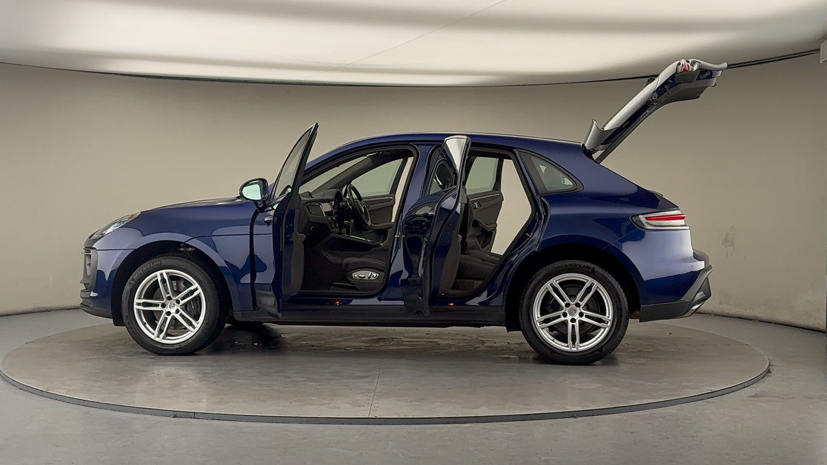 More views of Porsche Macan