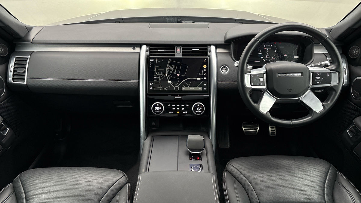 Land Rover Discovery Image 12