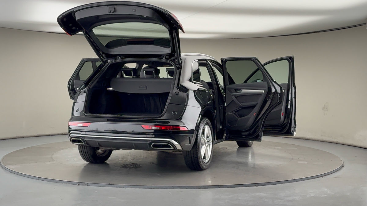 More views of Audi Q5