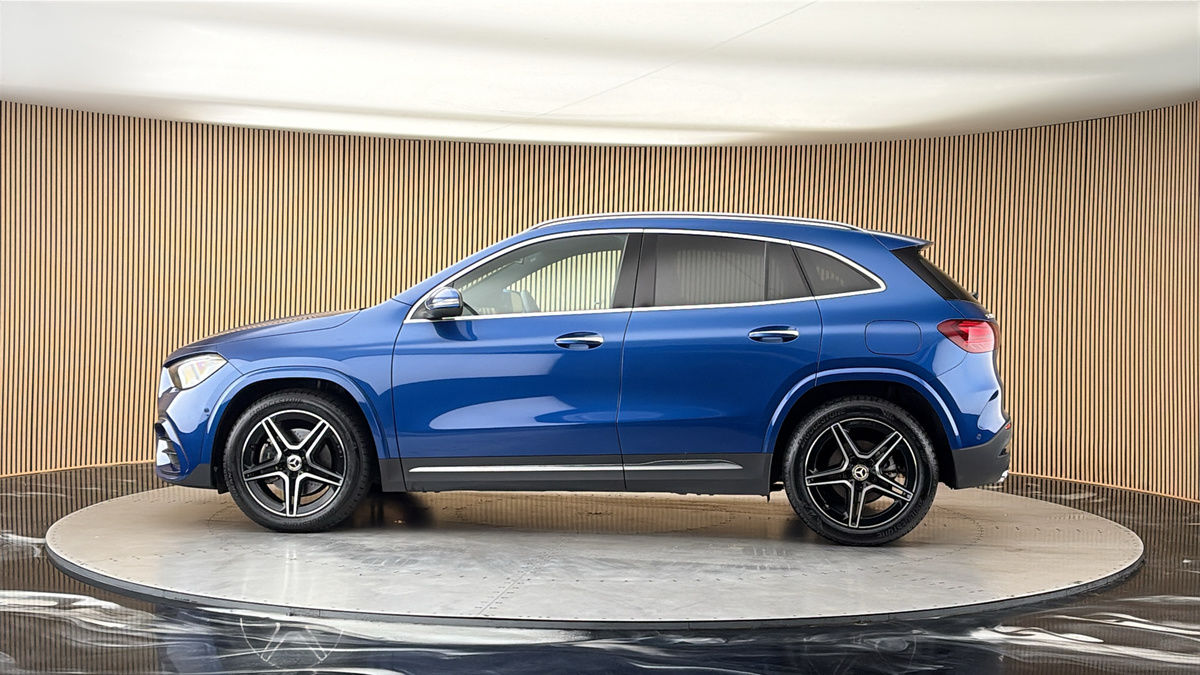 More views of Mercedes-Benz GLA