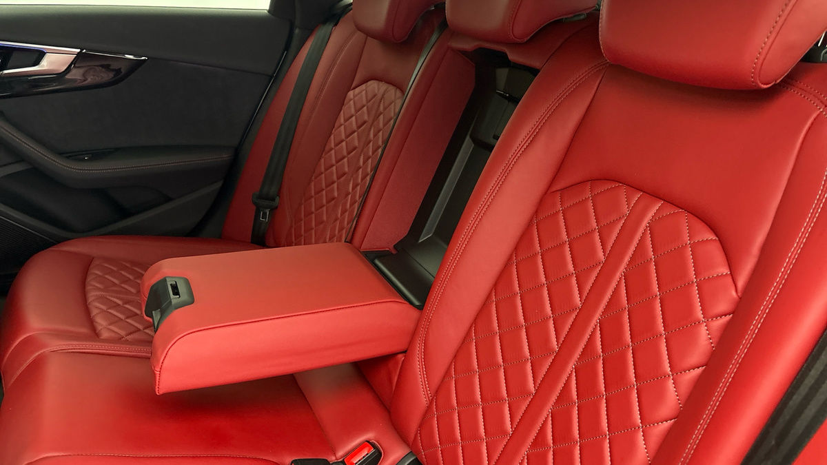 Audi S4 Avant Image 9