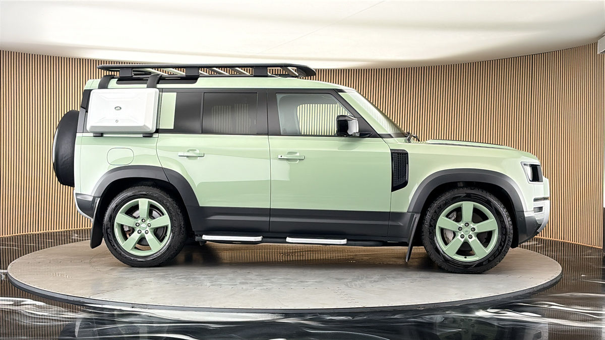More views of Land Rover Defender 110