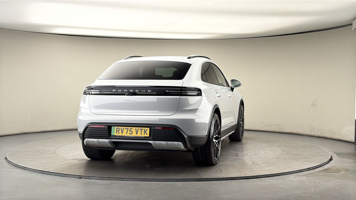 More views of Porsche Macan