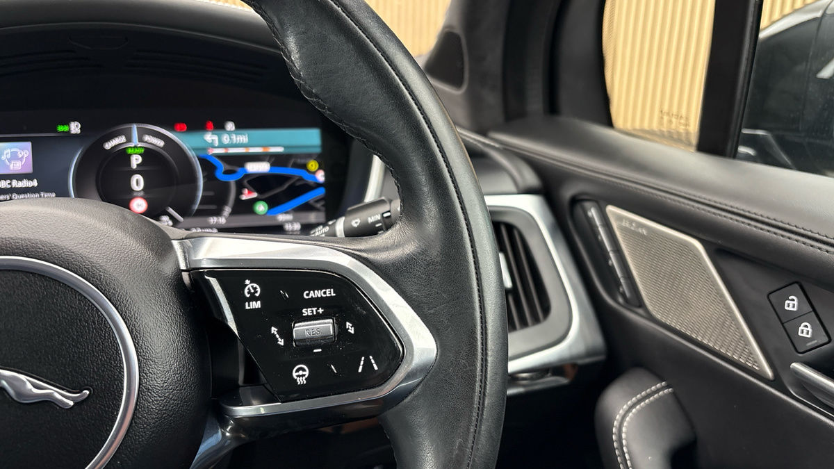Jaguar I-PACE Image 14