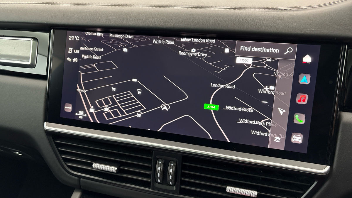 Porsche Cayenne Image 17